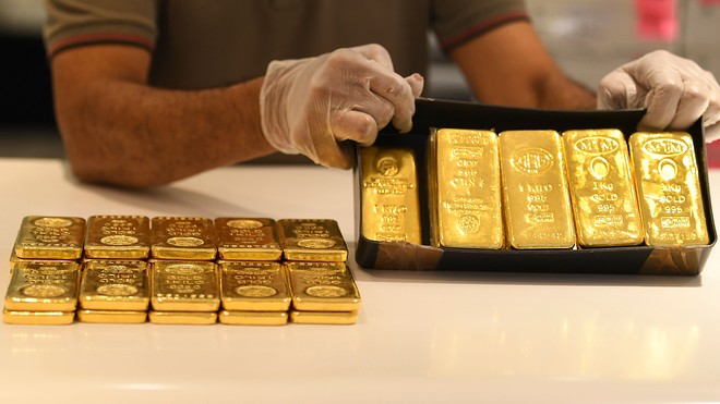 Gold Prices Tumble Rs 1K Per 10 Gram in 2 Days - Equitypandit