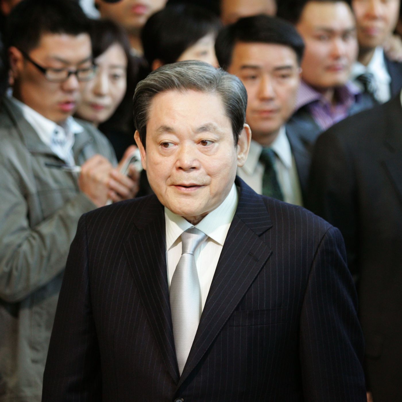 Samsung Group Chairman Lee Kun-hee Dies at 78 - Equitypandit