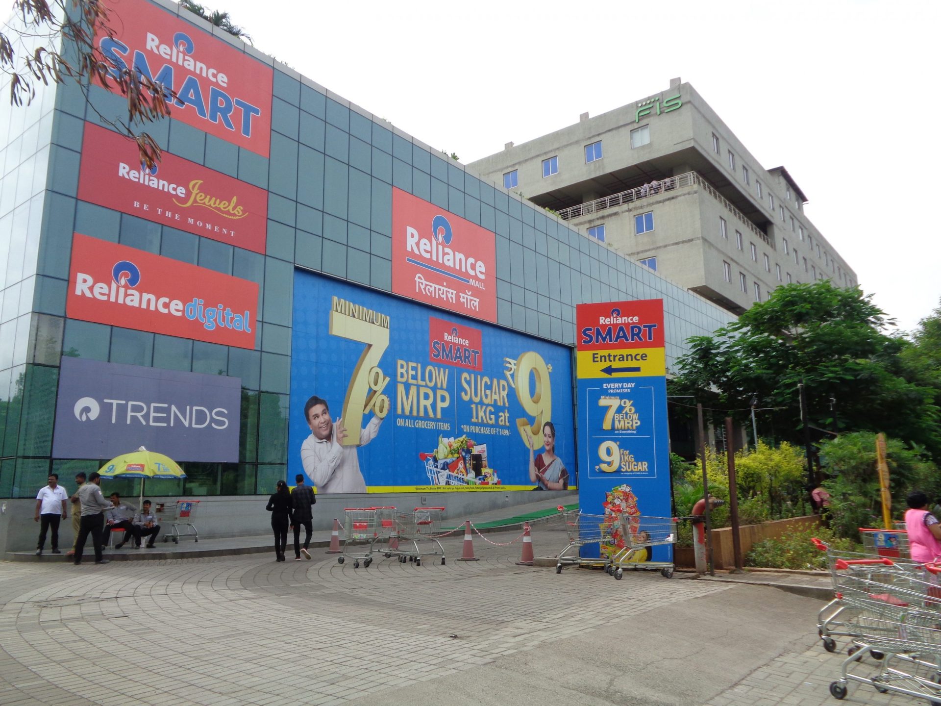 Meta Partners with Reliance Jiomart to Provide Grocery Shopping