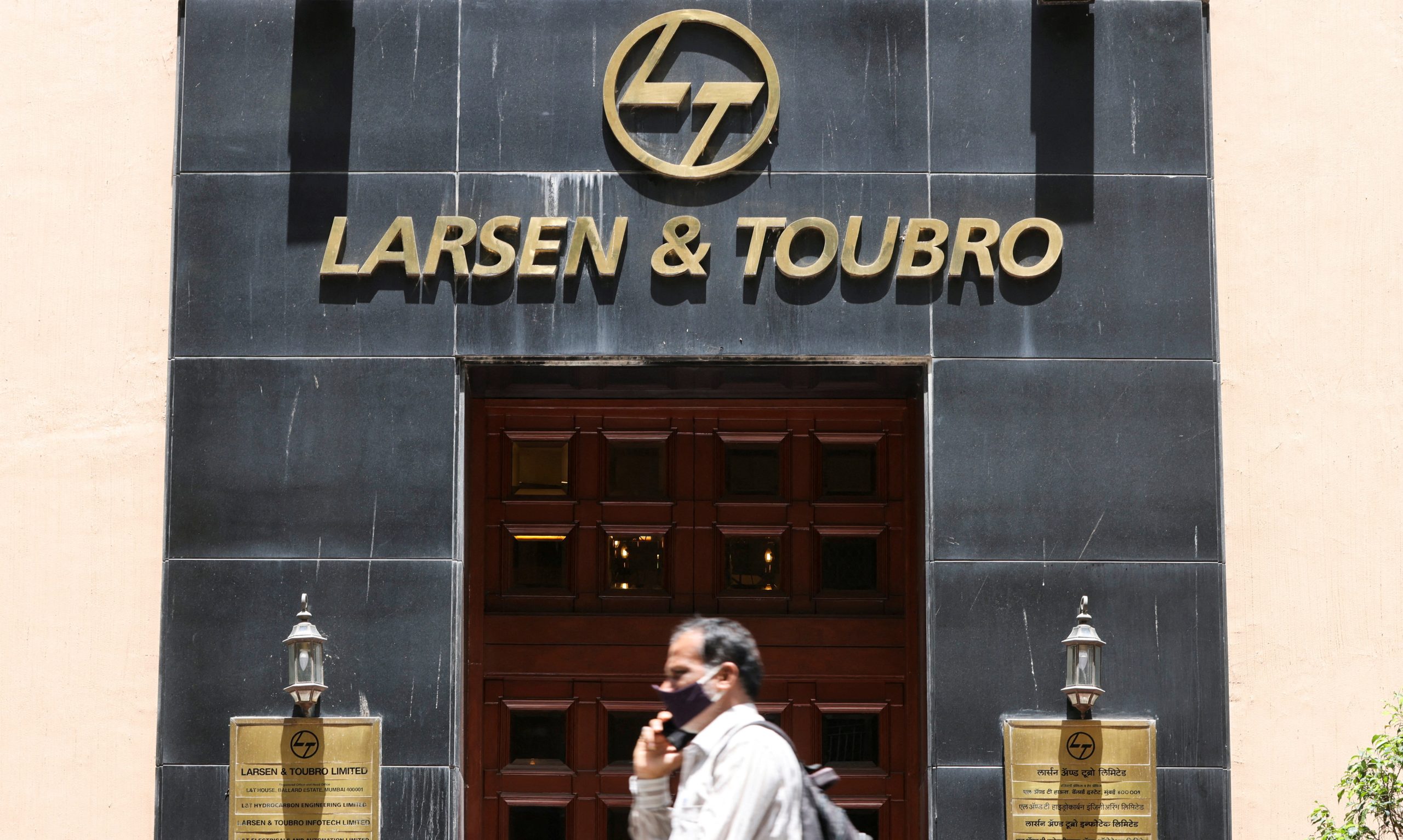 L&T Shares Trade With Nominal Losses Despite Securing Orders 