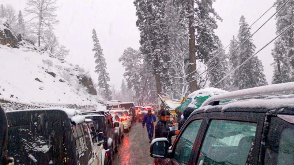 Atal Tunnel Snowfall